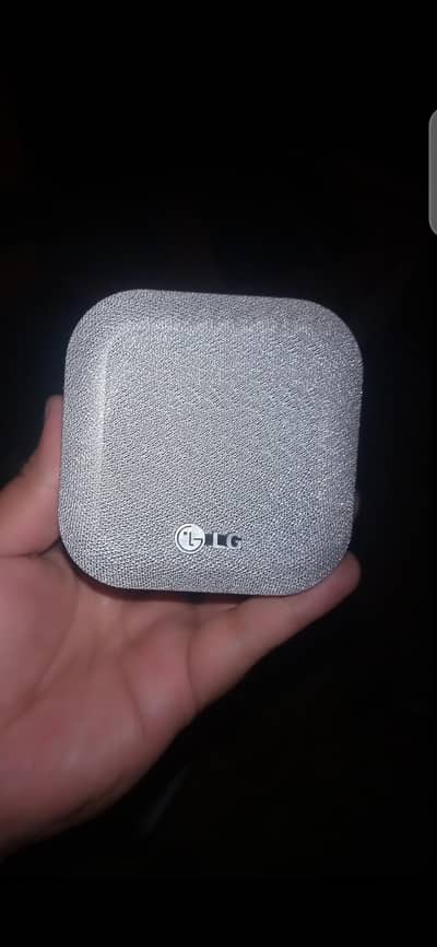 Powerful Cube Speakers Pair