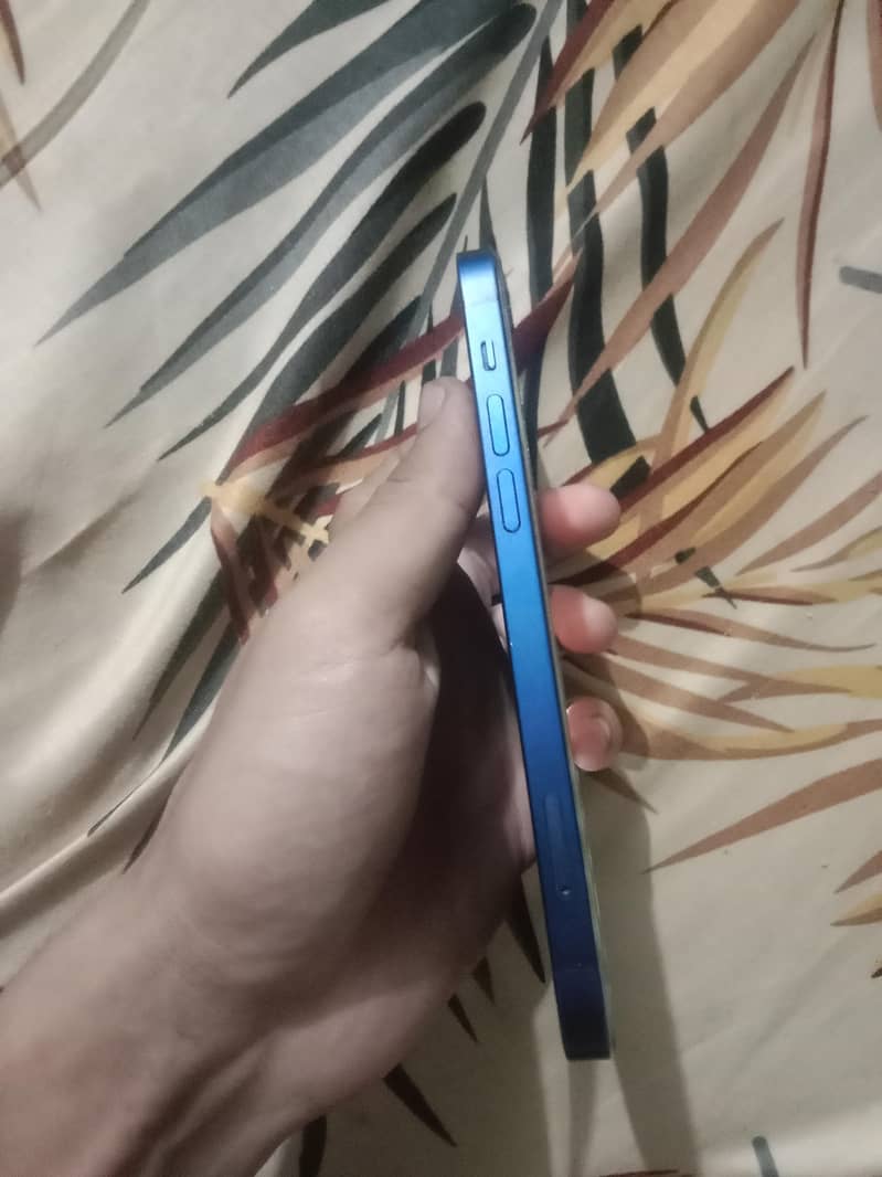 iphone 12 4