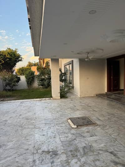 1 Kanal Designer House For Sale