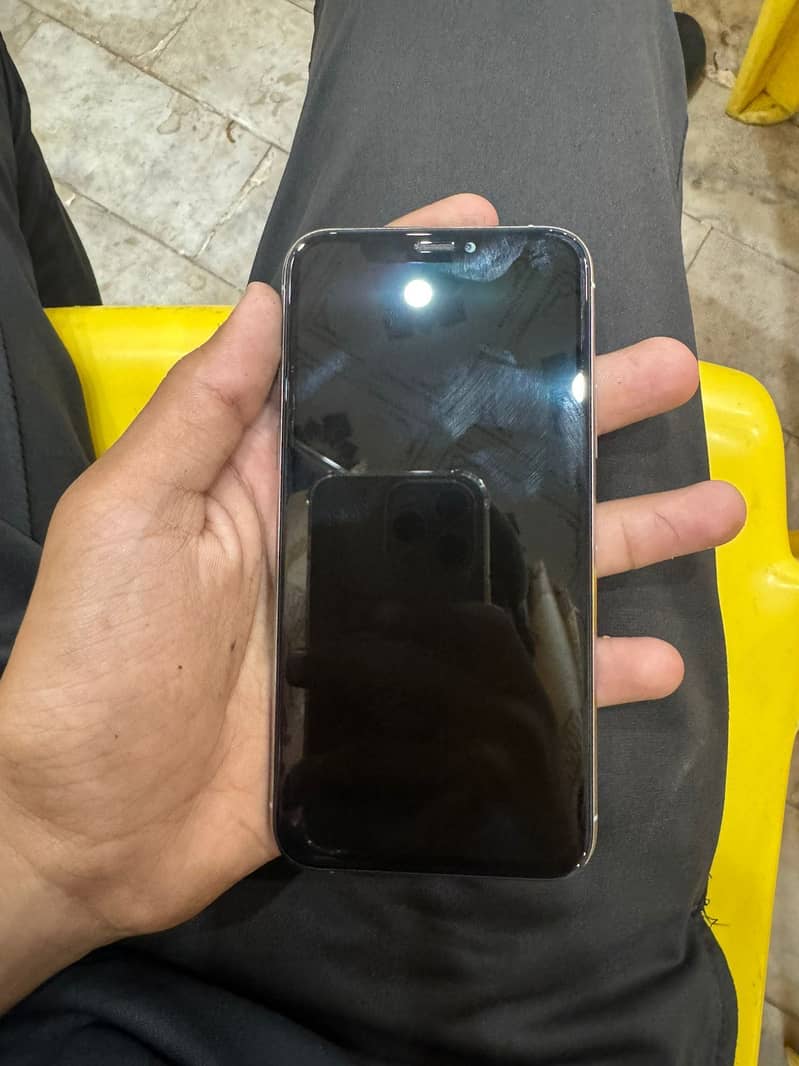 Iphone 11 pro 4