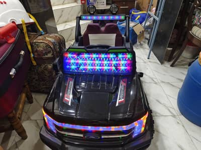 kids charging car 4x4
