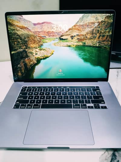 MacBook pro 2019, 16", Core i9, 32Gb Ram,  4Gb Graphic , 512 SSD