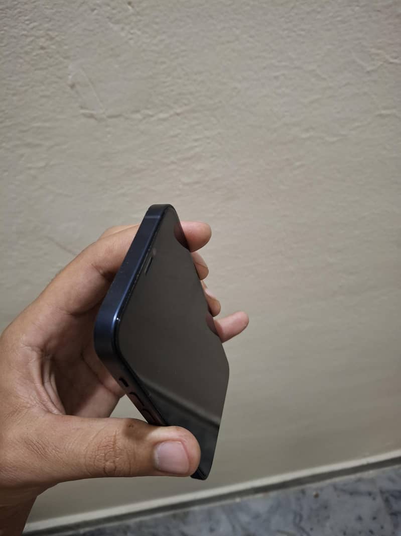 iPhone 12 jv 1
