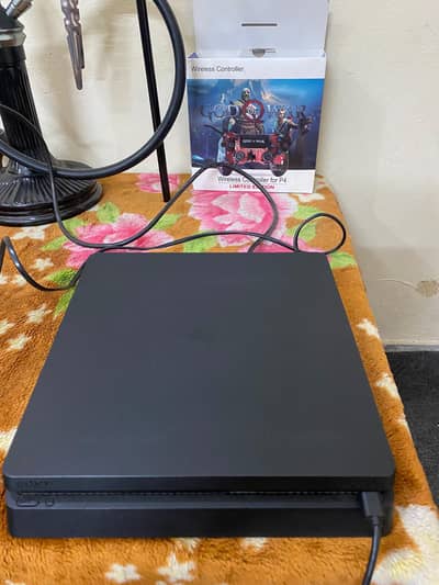 Playstation 4 slim 500gb with box jailbreak