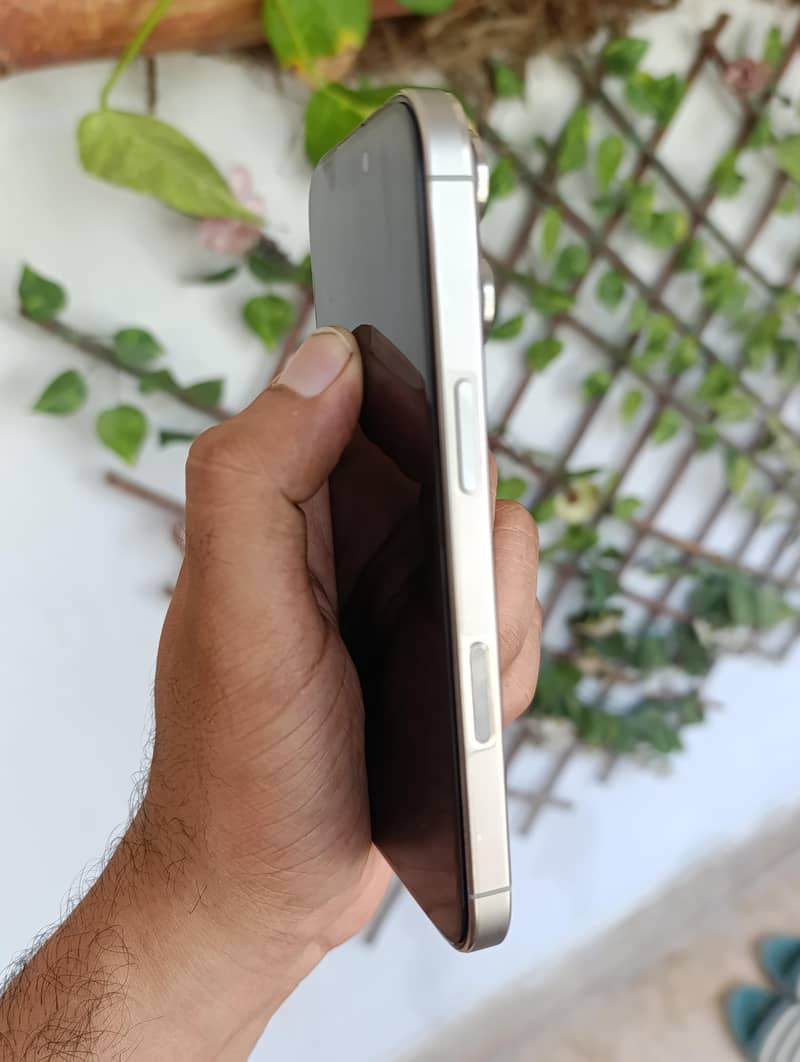 iphone 16 pro 1