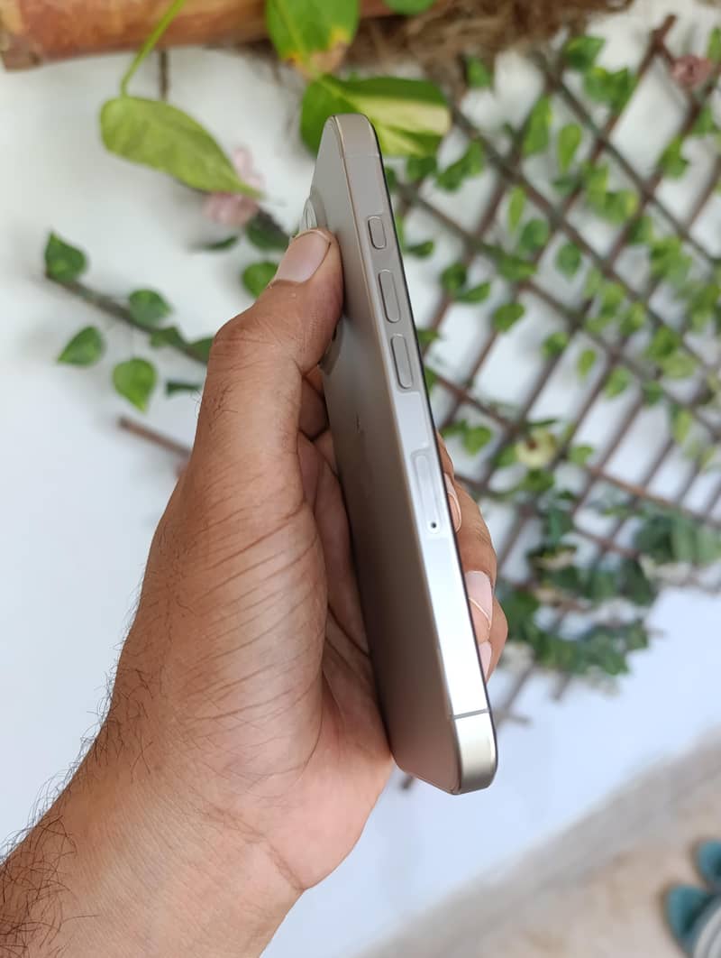iphone 16 pro 2
