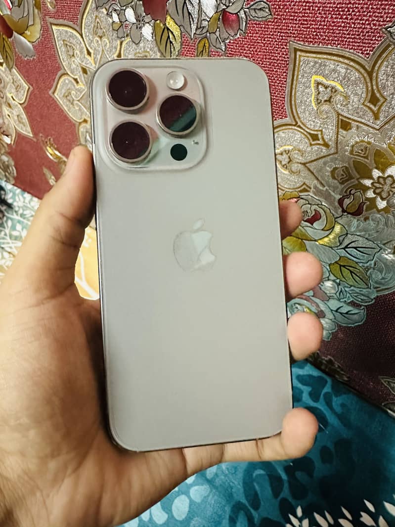 iPhone 15 Pro 0