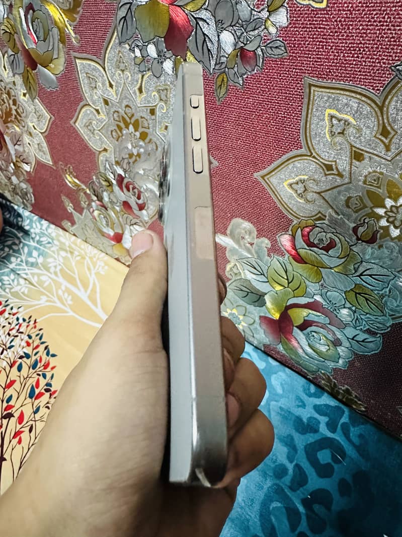 iPhone 15 Pro 2