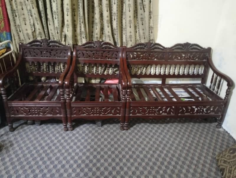 woden sofa set 0