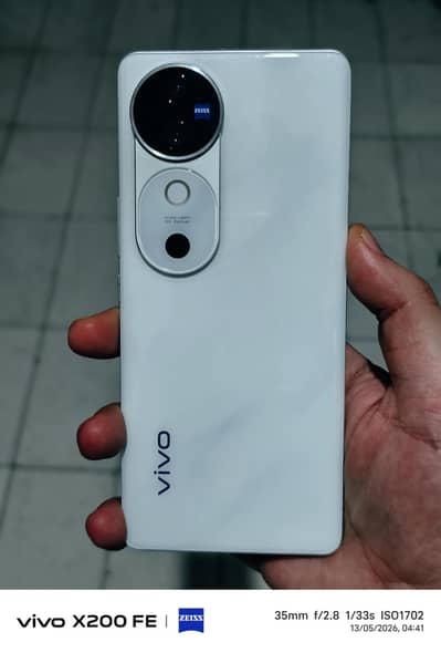 Vivo V40