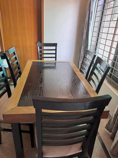 Beautiful Dining table with chairs (set of 6)
