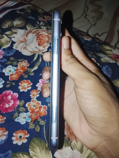 iPhone 11 64 Gb face I’d falde