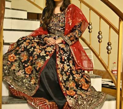 dress urgent for sell price 6k medium size