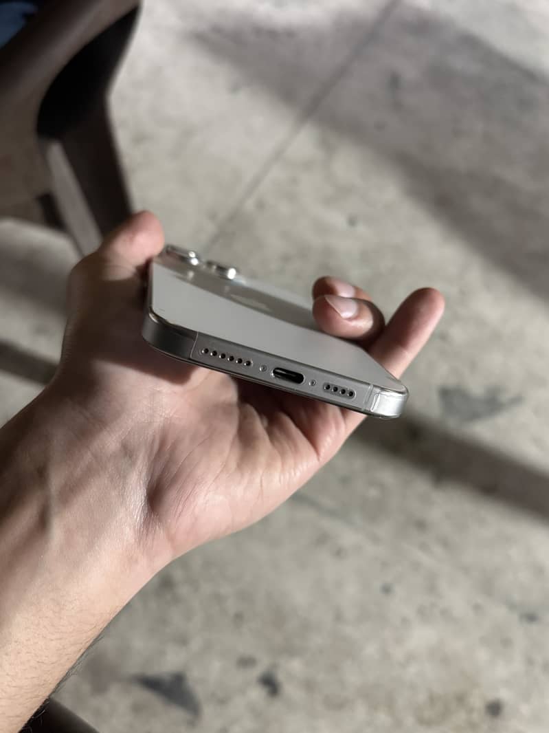 iPhone 15 pro max 1
