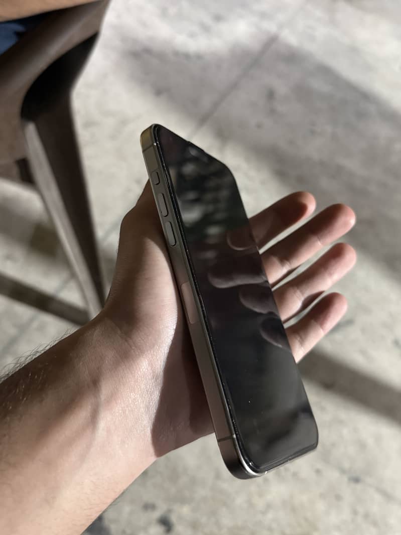 iPhone 15 pro max 5