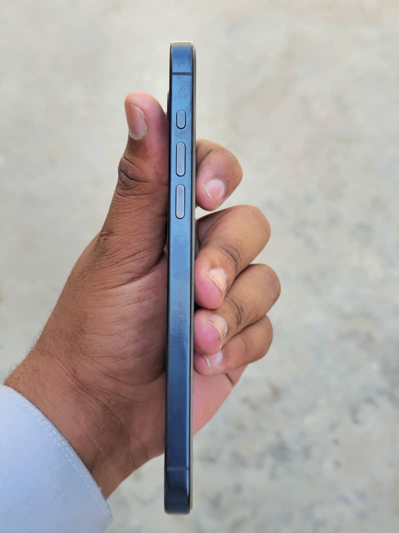 iphone 15 pro max 2