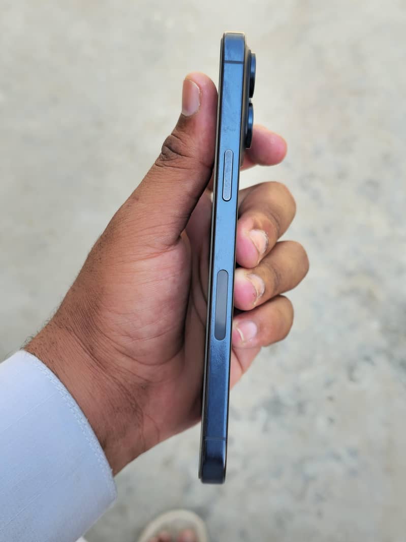 iphone 15 pro max 4