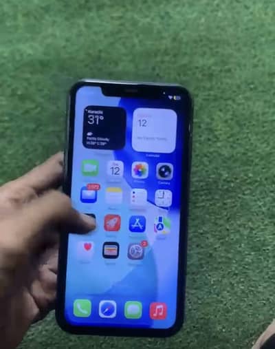 Iphone 11 (64)gb fctry unlock