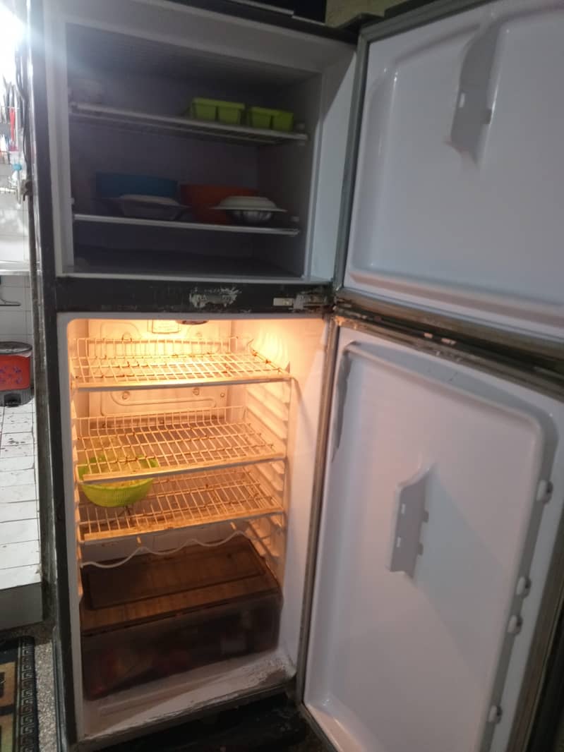 Waves fridge 1
