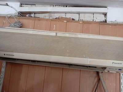 DAIKIN Ac 1.5 ton for sale