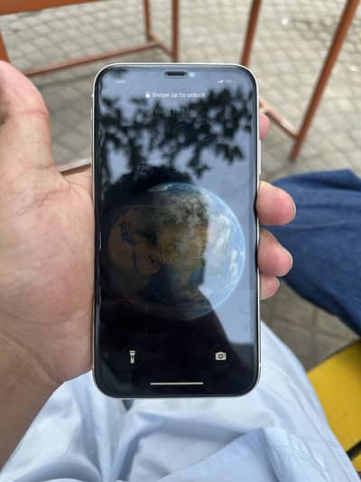 I phone 11.128 GB Battery health 100