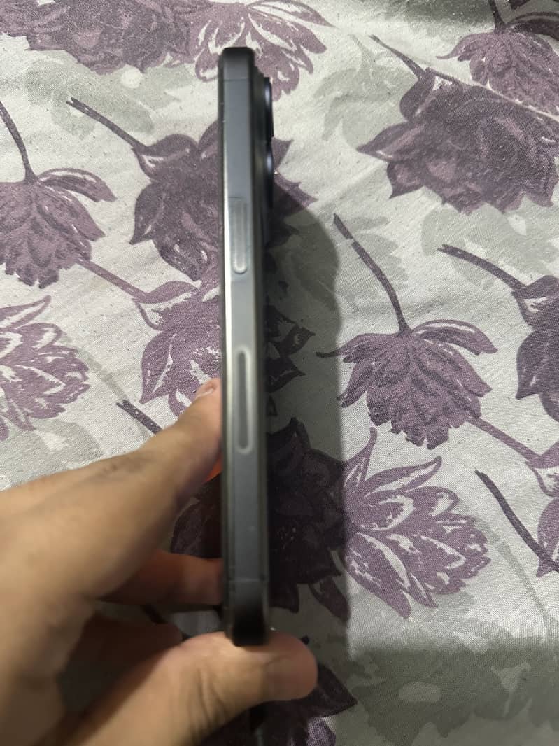 iPhone 15 pro 3