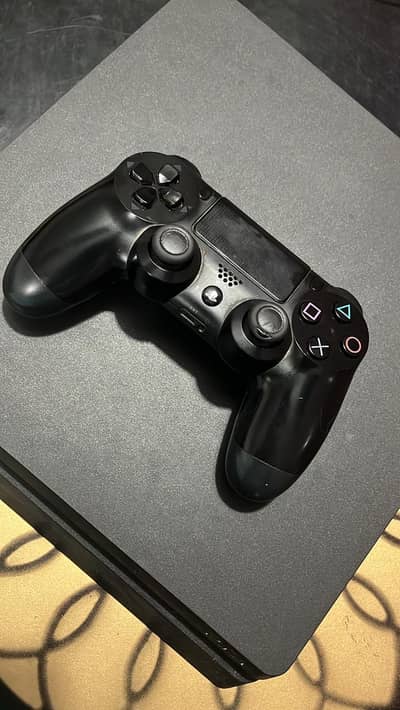 ps4 slim 500 gb  two discs geniune sealed console with box Playstation