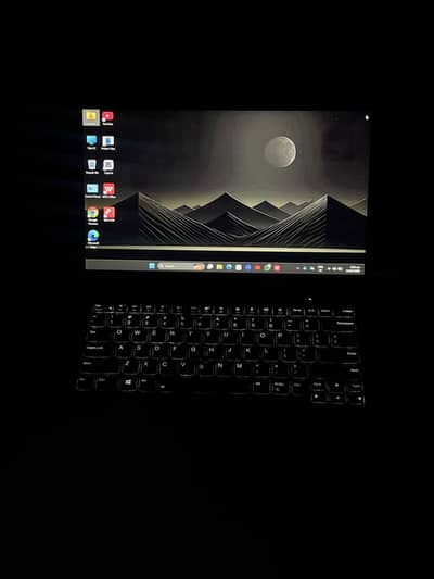 Lenovo thinkpad x1 carbon corei5 8gen contact whattsapp 03209119892