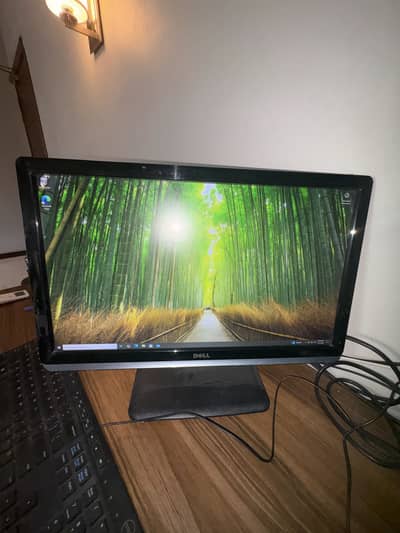 Dell Desktop - Entire setup including Wires