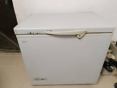waves company ka freezer h signal door