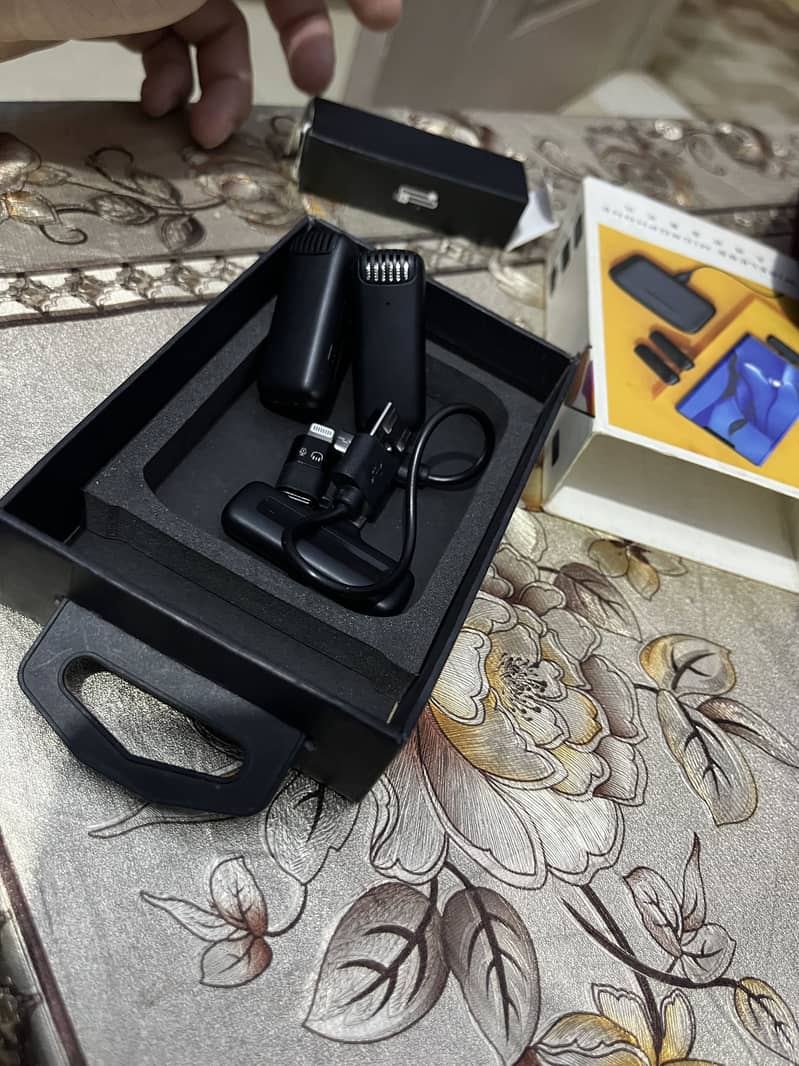Wireless Microphone 1