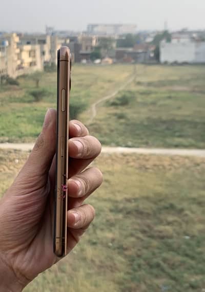 Iphone 11 pro max doted total genuine