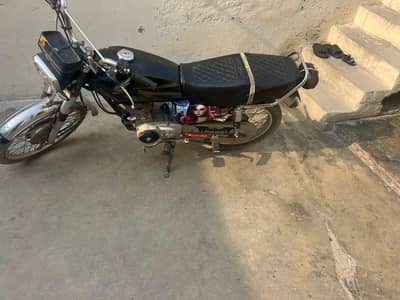 Honda125 2015 modal  koi km ni hona Wala exchange CD70 sa