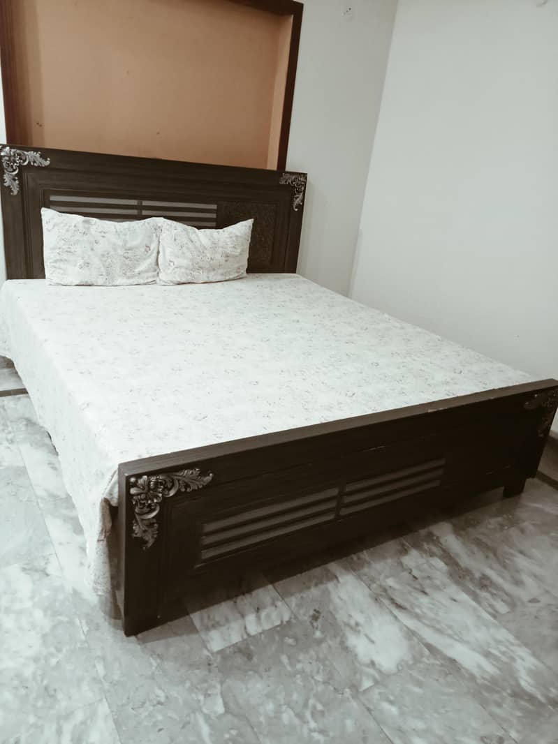 bed with dressing table 0