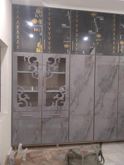 Carpenter service available 03064336221