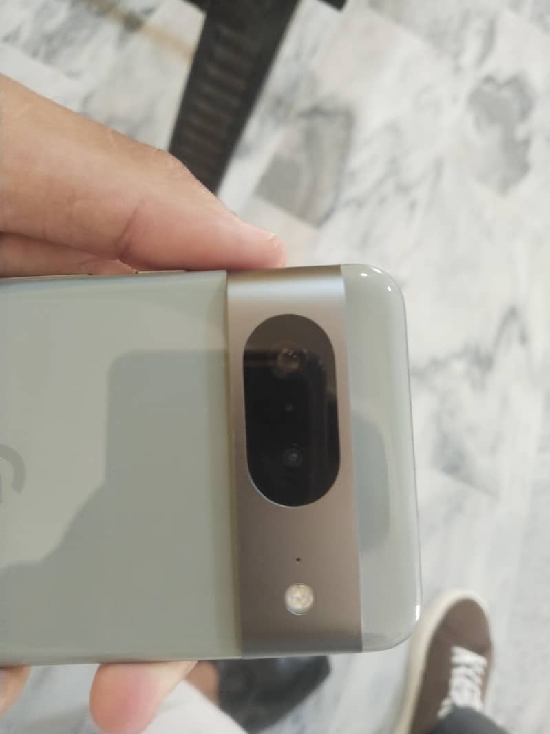 Google Pixel 8 2