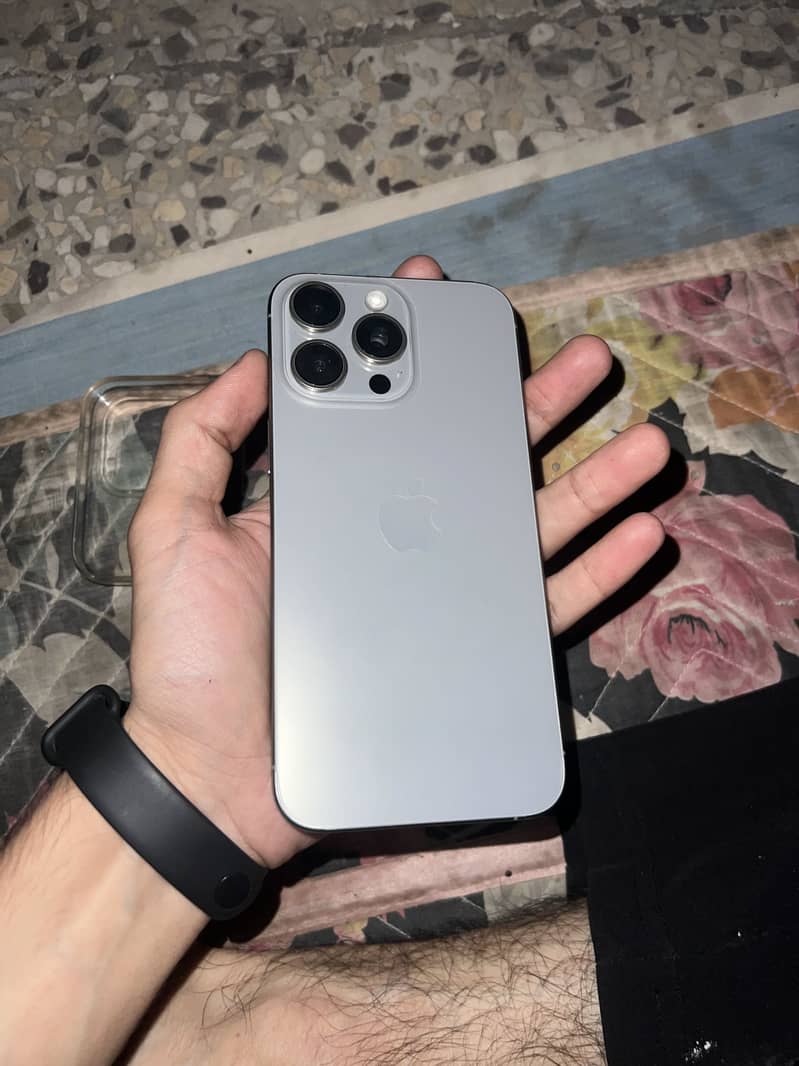 iPhone 15 pro max 7