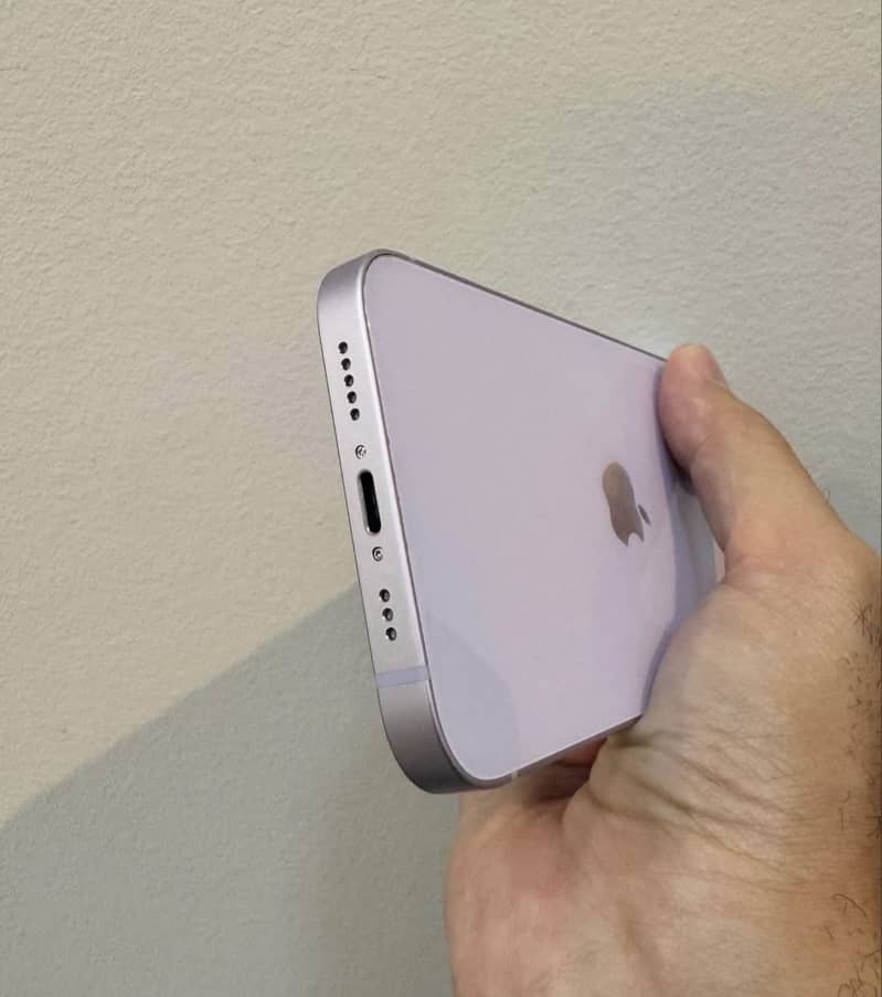 iPhone 14 Mint condition 2