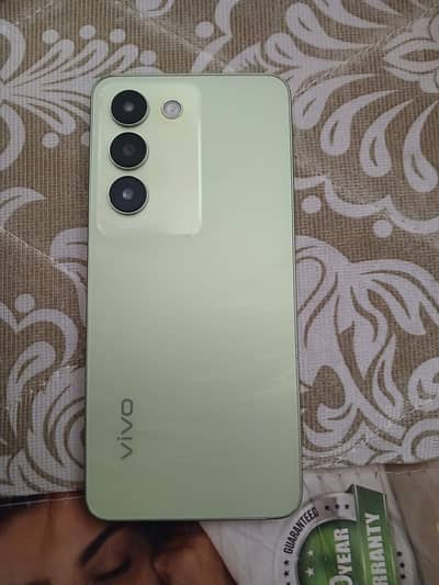 vivo y100
