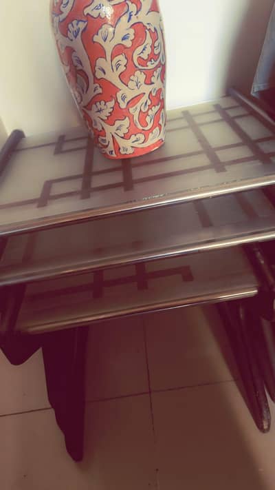 home used tables in good condition