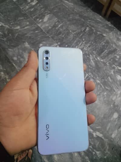 vivo s1