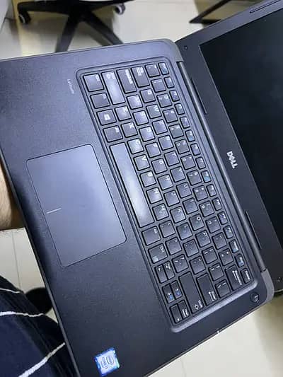 Dell core i5 7th gen 8/256 ssd