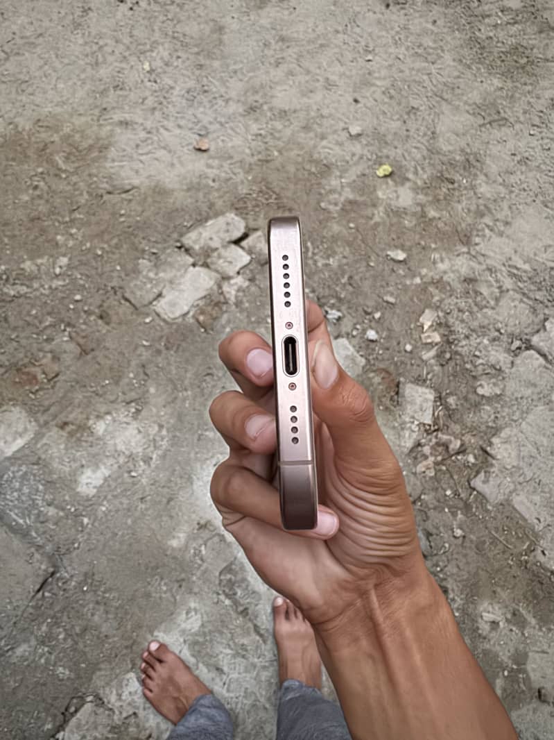 iPhone 16 pro max i cloud lock 6