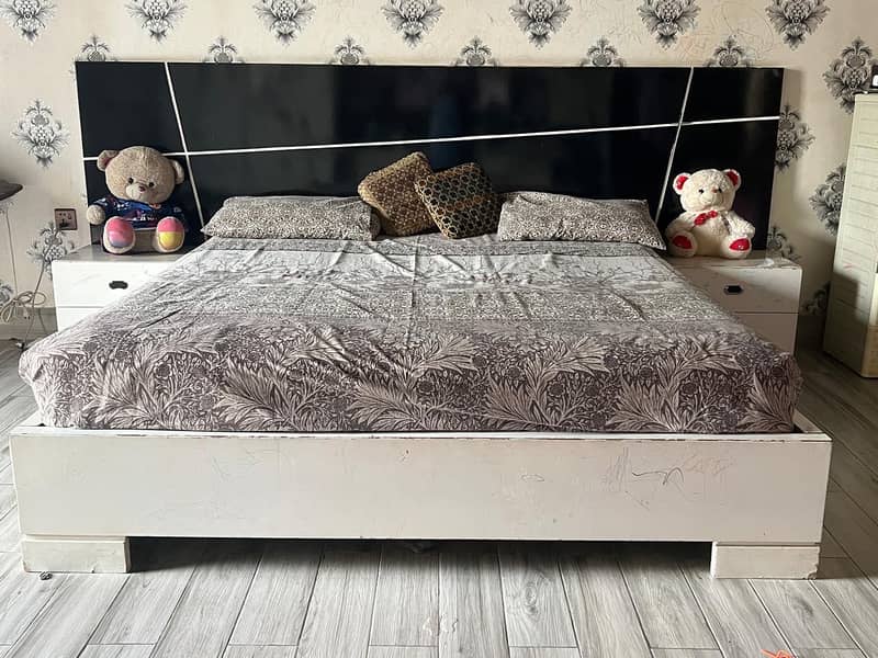 Bed & Dressing 0