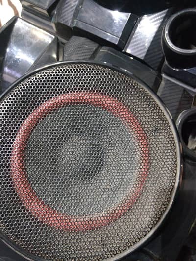 bass bahot achi bilkul ok new hai abi 7inch woofer Laga hai