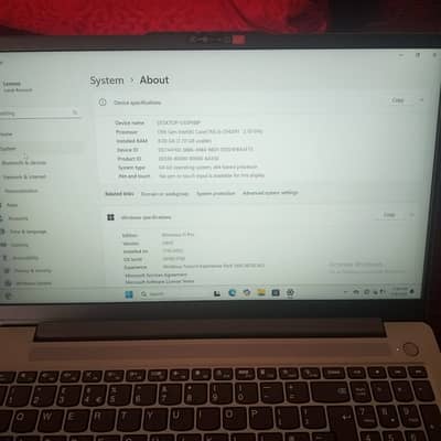 Ideapad Slim 3 15IRH8 core i5 13th generation