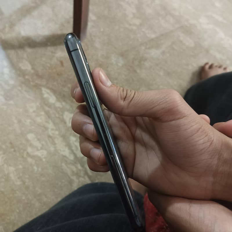 iphone 11 pro 2