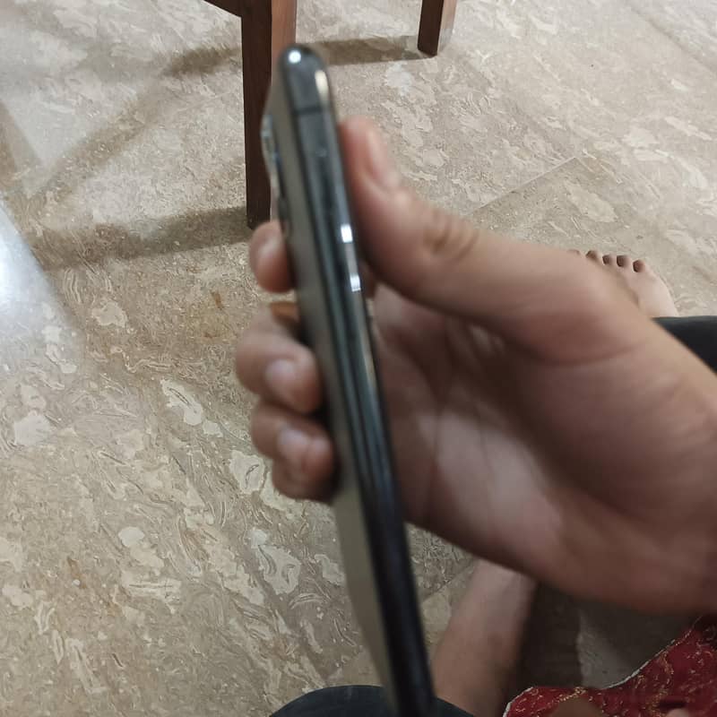 iphone 11 pro 3