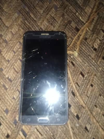 Samsung J7 Panel Broken