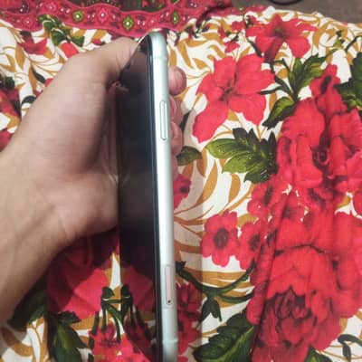 I phone 11 64 gb mdm all ok 03475478928